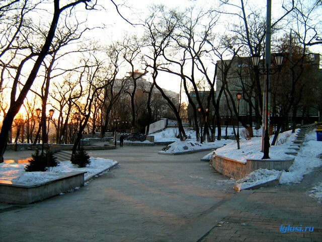 /  Владивосток, зима,Адмиралтейский сквер