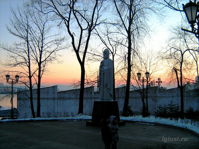 / Владивосток, памятник Илье Муромцу, адмиралтейский сквер